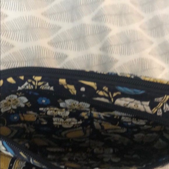 Vera Bradley crossbody purse - Picture 6 of 6
